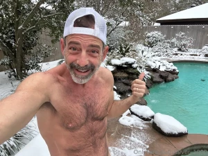 In houston and the snow is still falling part 3