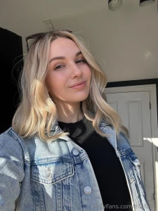 Oh look i m wearing clothes part 1