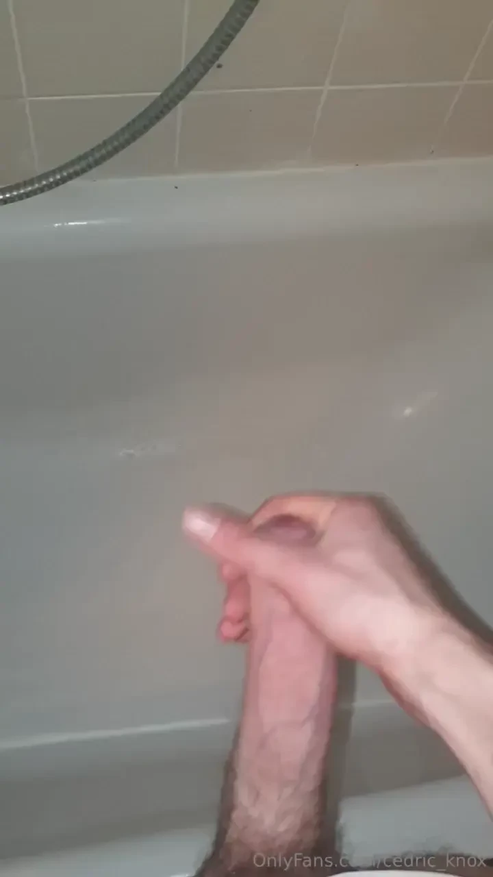 Watch me bust a huge load into the tub 
