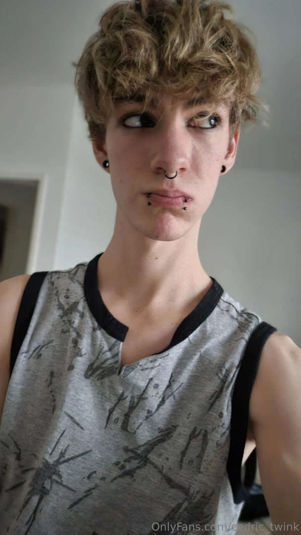 Should i wear a simple make-up like this for a future collab video part 1 