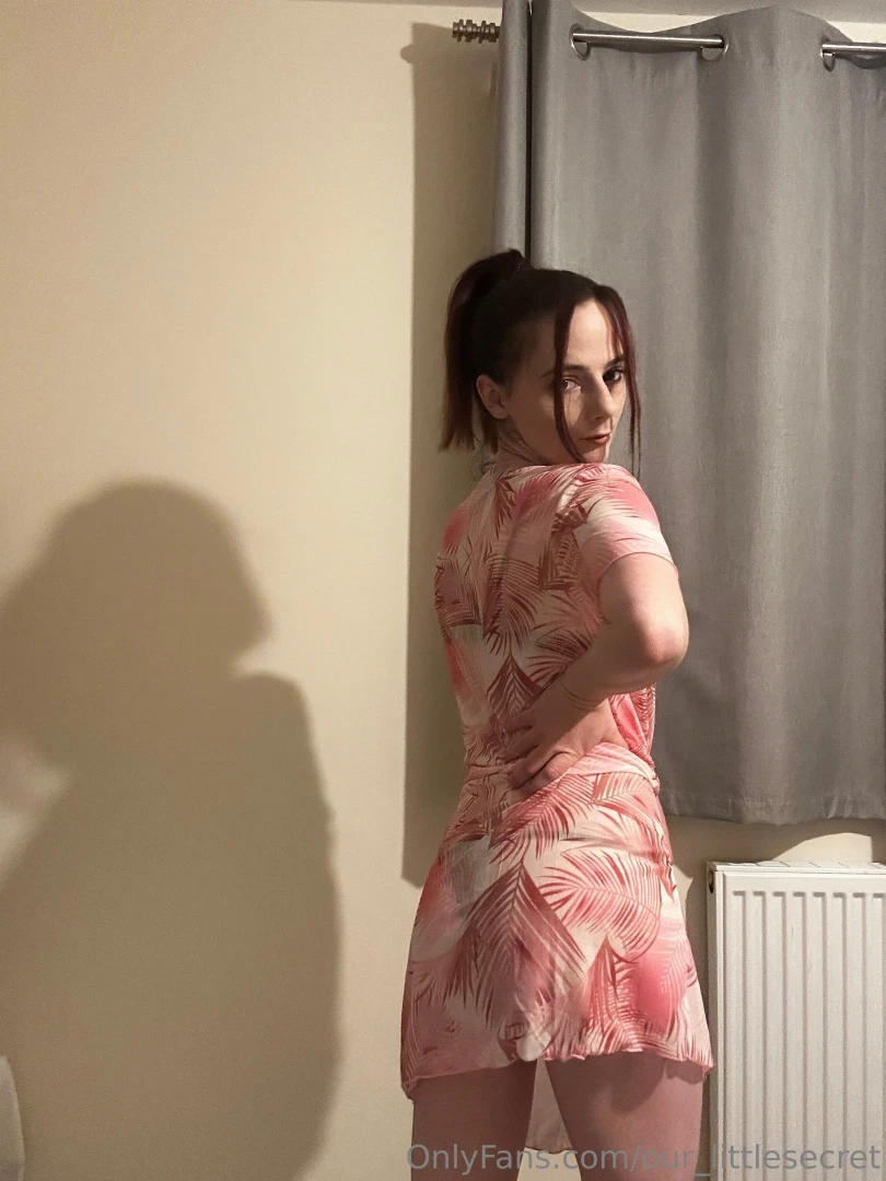 House cleaning with my new dress defo getting a few looks from outside 