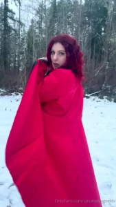 Watch this sexy vampire strip full vid available in your dms
