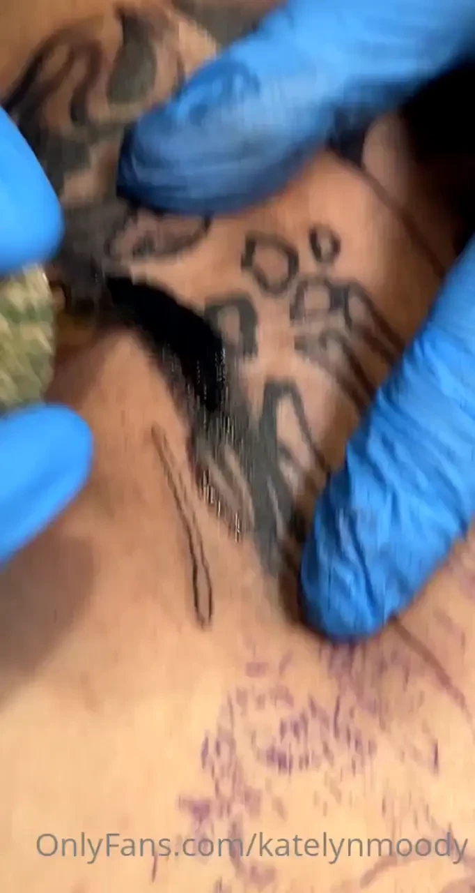 Who loves tattoos 