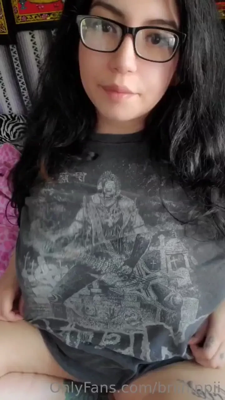 I read that not wearing bras makes your boobs bigger i wonder if it s 