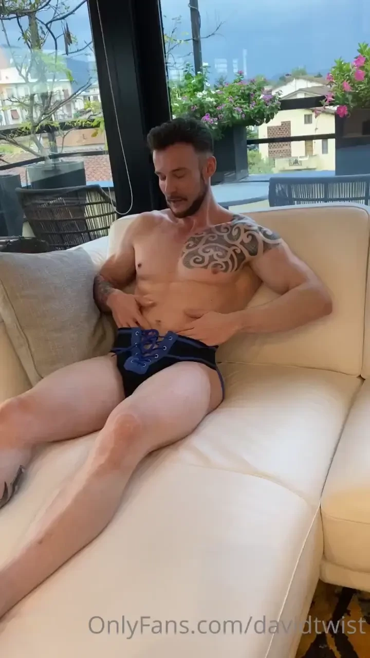 Wanna massage my body i m waiting for you 