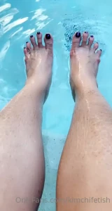 Just splashing around while on tour in florida you wanna worship these