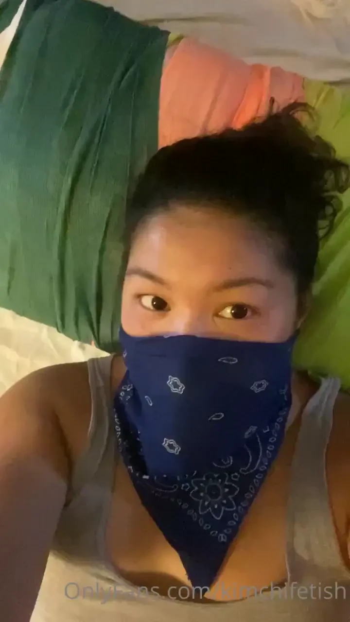 Torturing my submissive with some mummification and singing titanic 