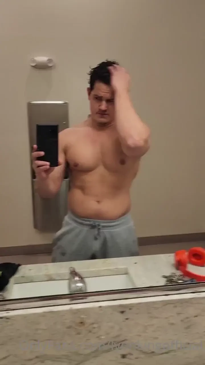 Who wanna give me a massage after an intense workout 