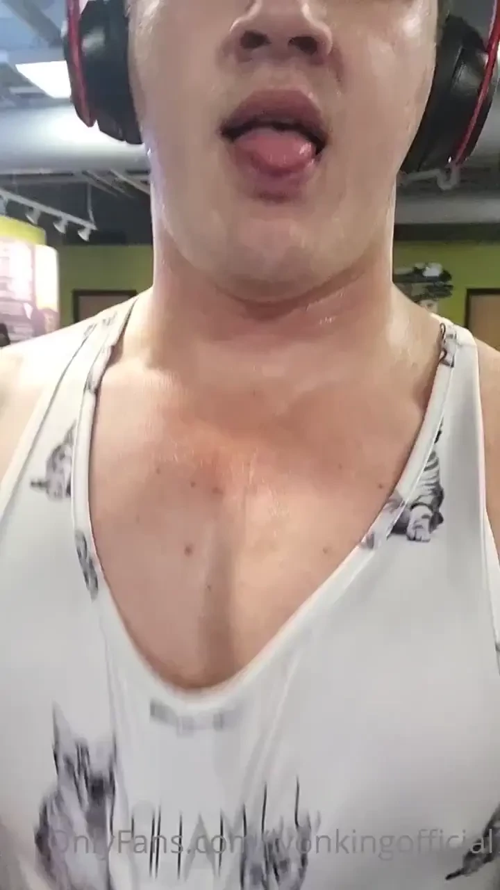I need someone that want suck these sweating nipples 