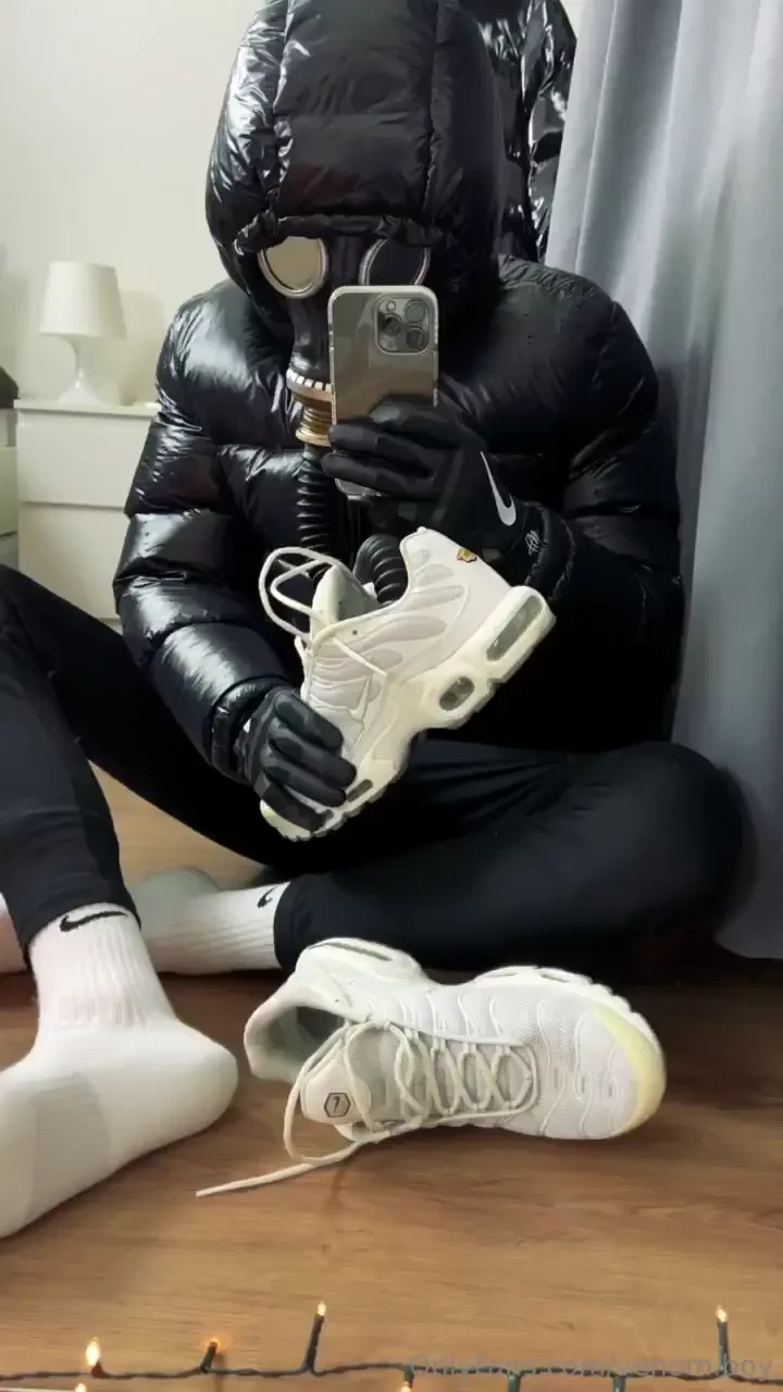 Deep breathing of my sneakers they are clean but they smell quite bad 