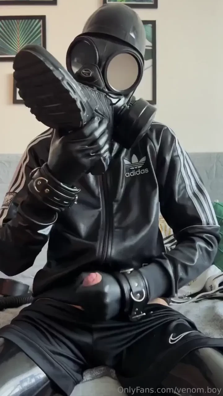 I didn t want to squirt but it happened easily and quickly 