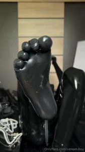 Lick my rubber toes while i play the game