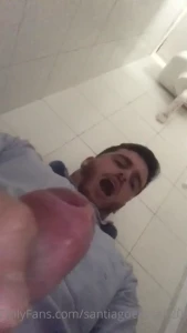 Una de callado en el ba o de la facultad part 1