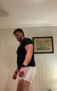 Despu s de que me llenaran en la calle llego a casa y largo la leche