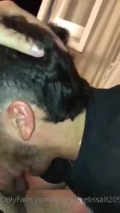 Me vecino que me obligo a com rsela por todas las veces que me hizo