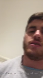 Toda la ma ana re caliente y tuve que descargar en la oficina