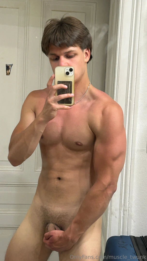 Just got back from the gym gonna take a shower wanna join 