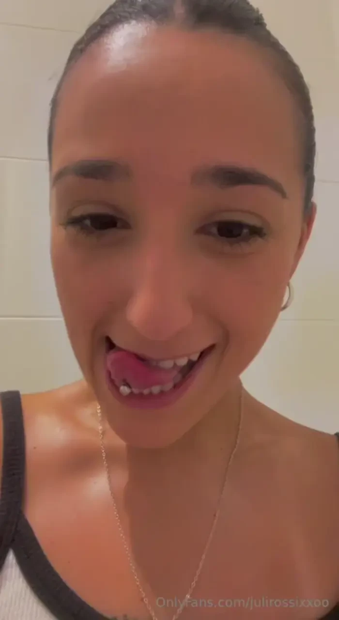 I want to suck someone so badd 