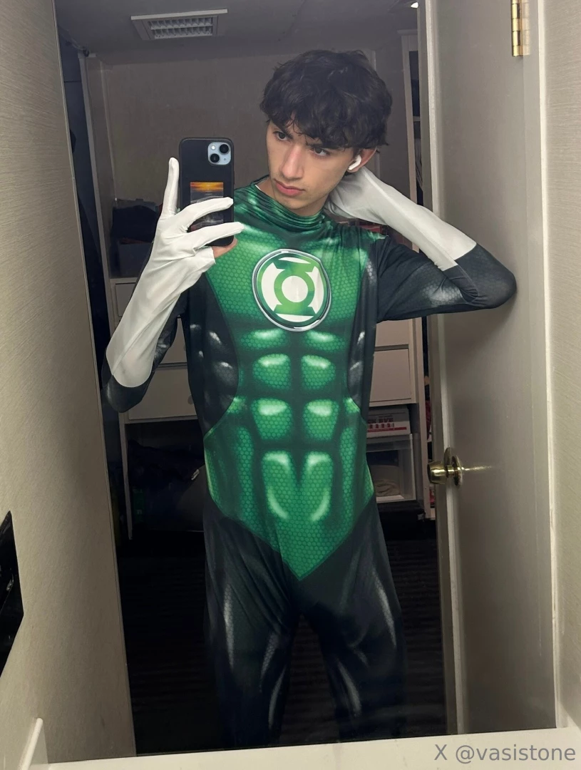 Green lantern not sure if this is considered cosplay or what but if part 4 