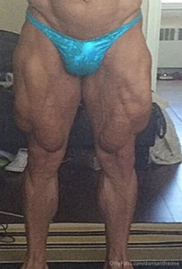 I miss looking like this should daddy get these legs poppin again