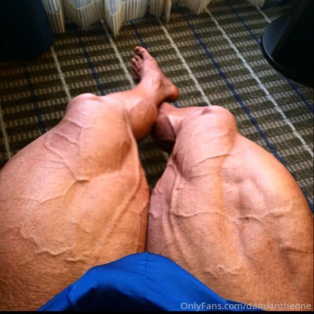 Put your head between these thighs 