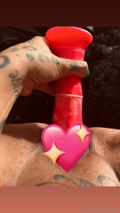 I left some naughty pics amp videos in your dm