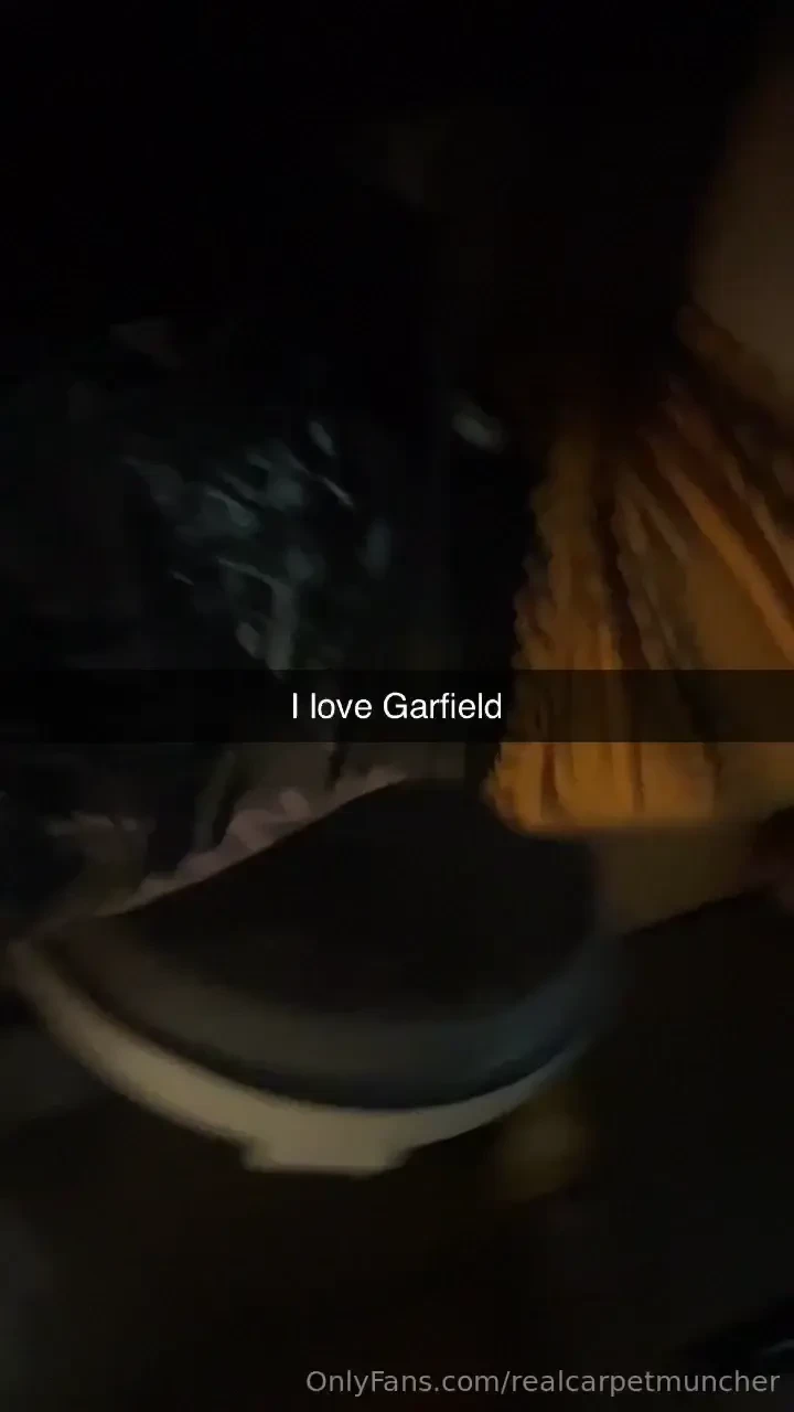 I love my garfield underwear 