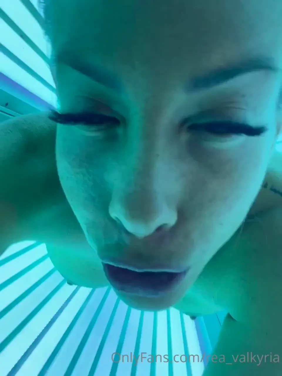 Night tanning kiss me sun did 