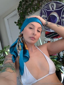 Me pretending i have long hair