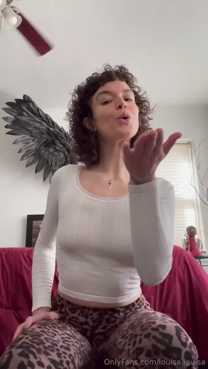 Just one kiss is never enough dm to watch me try on three sexy date 