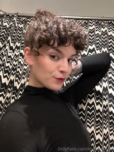 Modern girl with a classic flair