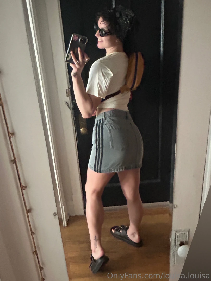 Does this skirt make my butt look good or does my butt make this skirt 