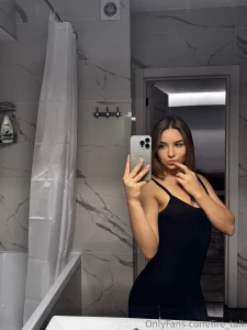 Mirror mirror on the wall who s about to see it all caught in the