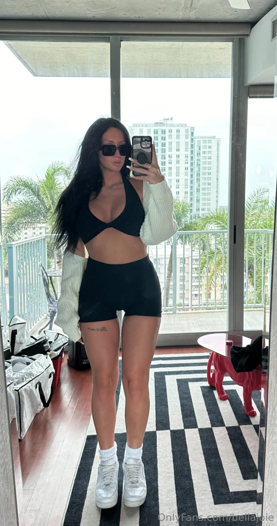 Thigh gap game strong 