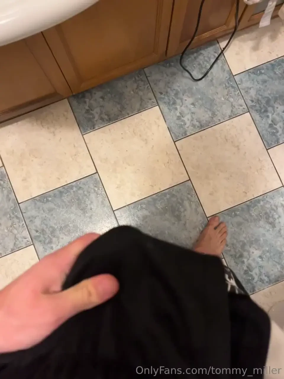 Today i m so horny i can t handle myself 