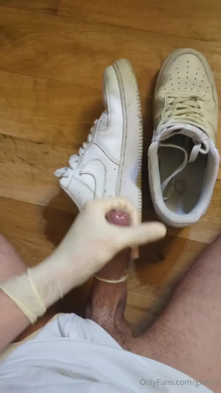 How much do you enjoy watching me fucking my af1 with a condom on 
