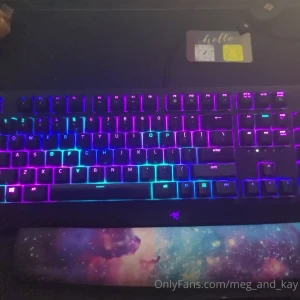 I m a tech nerd and my keyboard is so pretty -meg