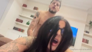 Who else thinks aria look sexy as hell in these glasses