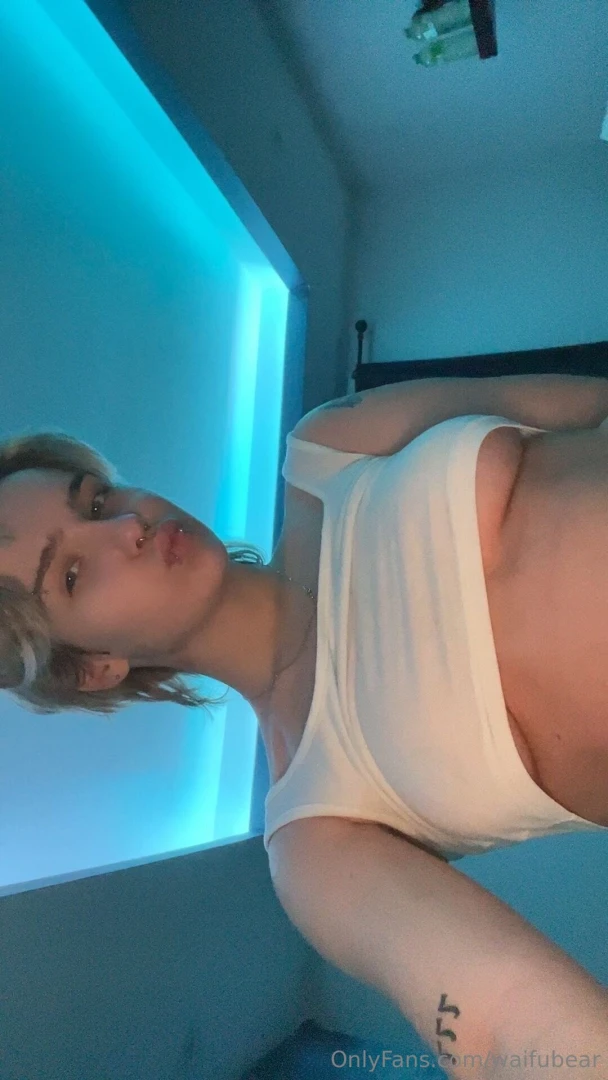 Little under boob just for you 