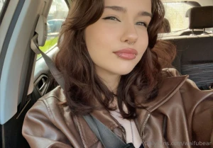 Guess who s feeling needy today