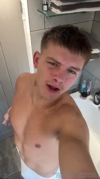 My first wank video back from thai like my bad boy look lol dm me for 