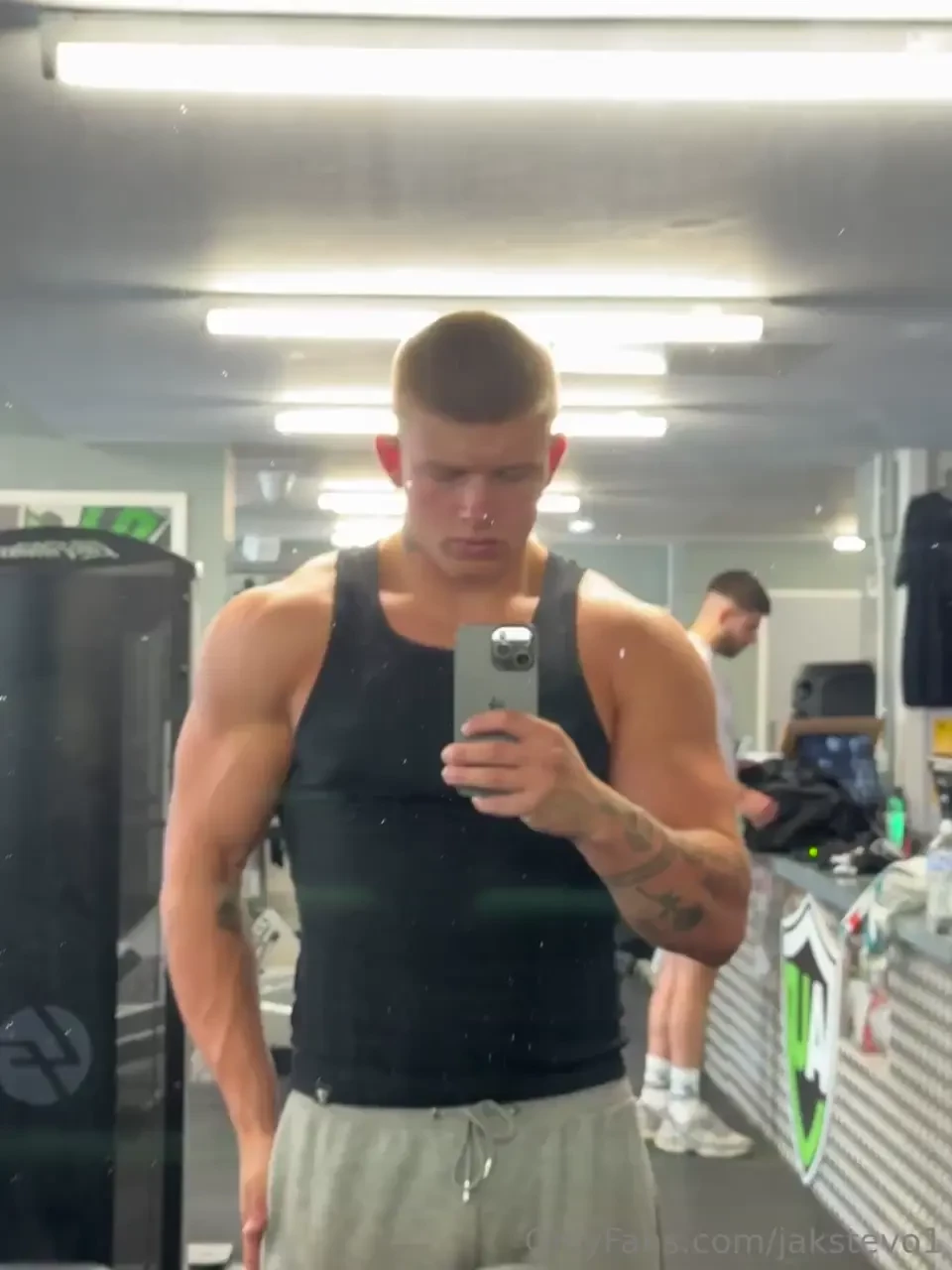 Shall i facetime some of you tonight with my new haircut and stroking 