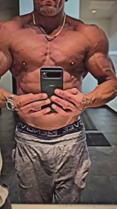 Ready to erve your alpharoiddaddy boy like comment and i ll dm you and