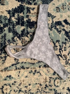 Selling worn panties first come first serve ofc dm me for which ones i