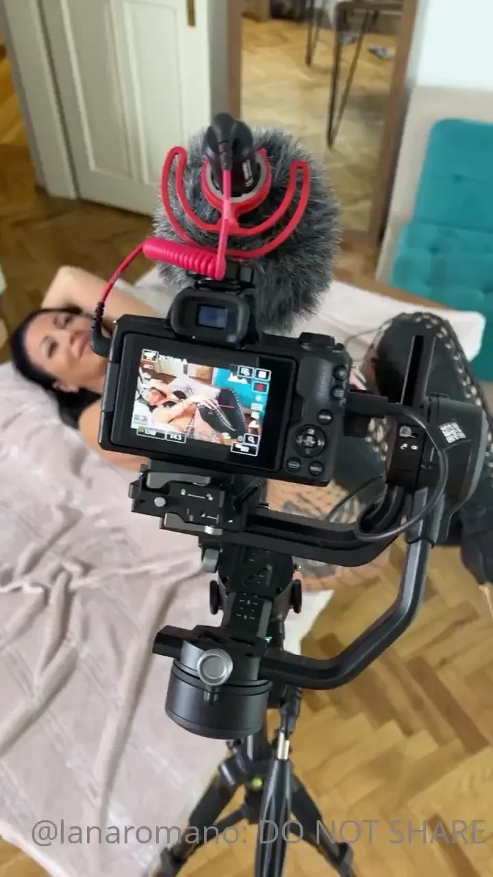 Upravo sam snimila nesto za tebe dodji u dm da me vidis u akciji i 