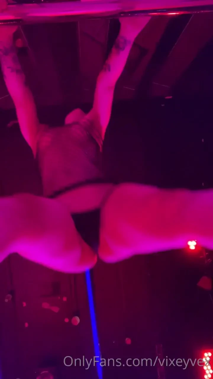 Let me drop this booty on you 