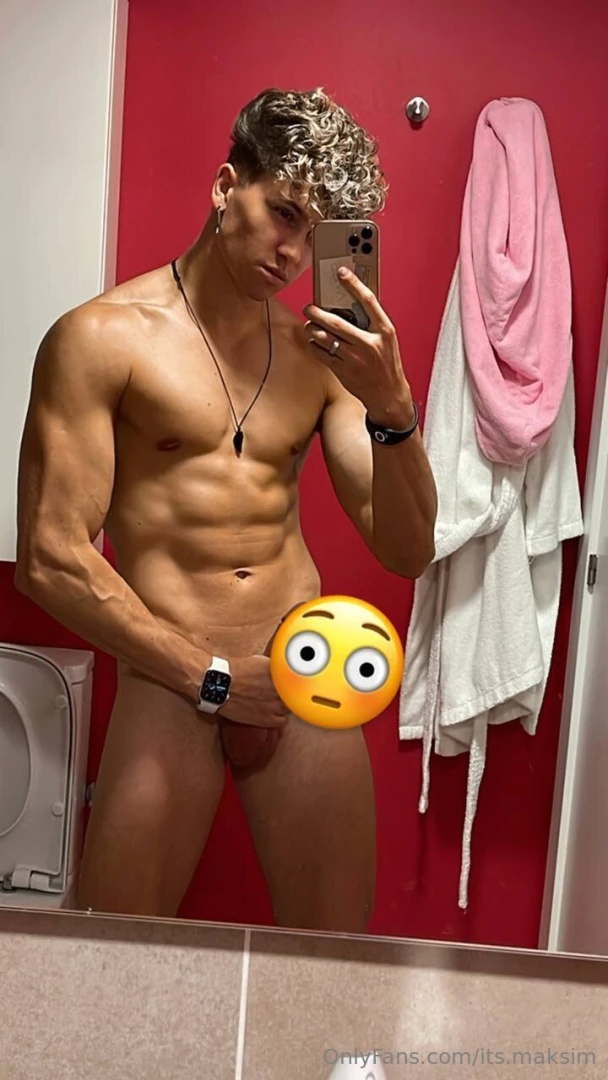 After a shower i decided cum write me if you want to see my cum video 