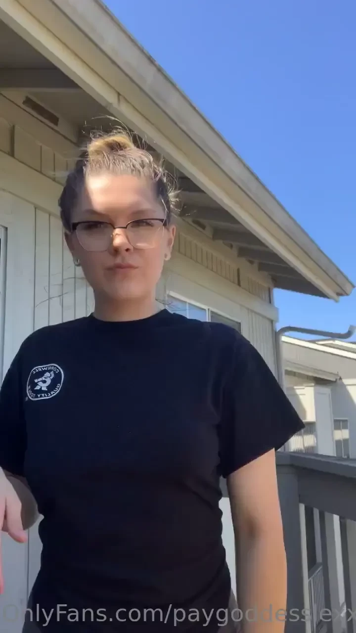 Hi my name is goddess lex started content back in 2022 i m an auto 