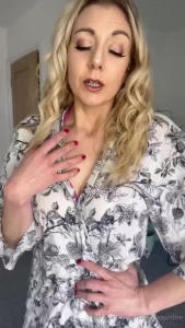 Best man gets a handjob from the bride the night before her wedding