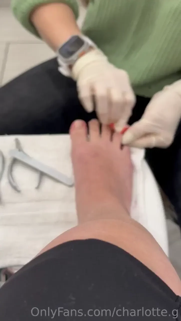 Pedi done we went white toes do you know what white toe polish means part 1 